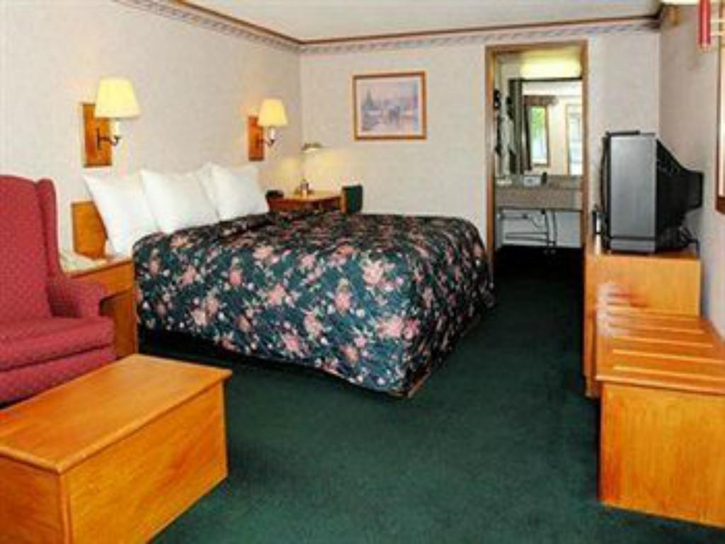 Shayona Inn Extended Stay Christiansburg Room photo